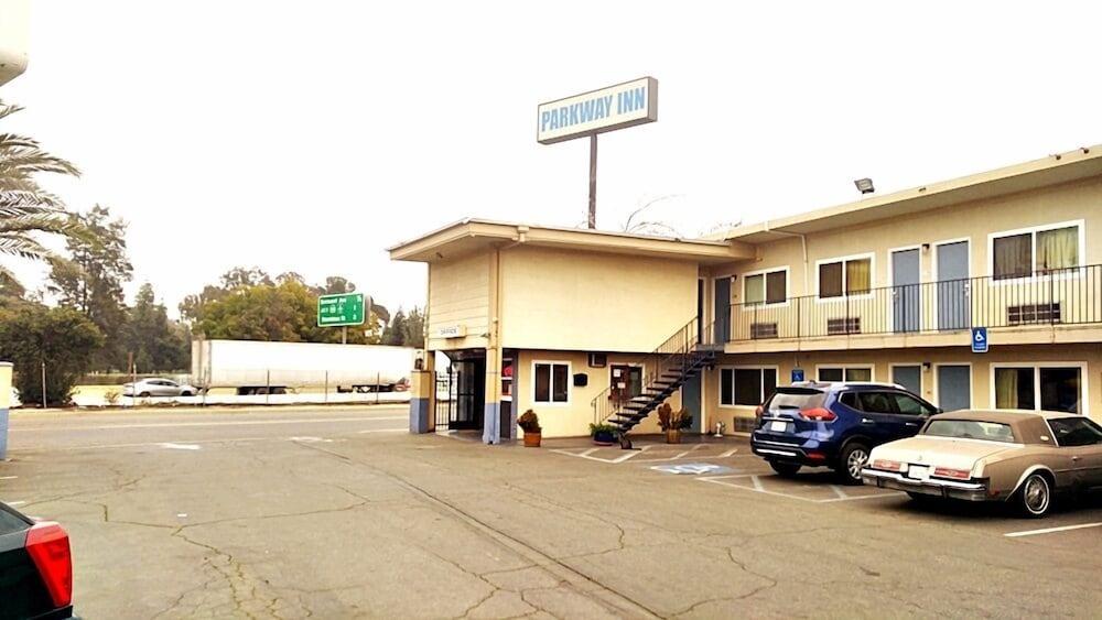 Parkway Inn เฟรสโน ภายนอก รูปภาพ